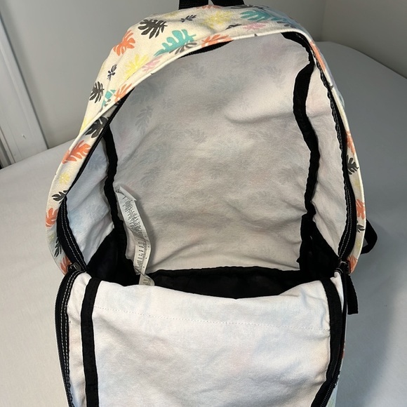 VANS Realm Floral Canvas Backpack - design collaboration with ASPCA - Picture 10 of 16